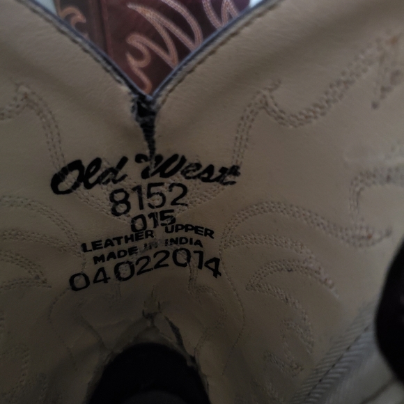 Boots - Picture 4 of 4